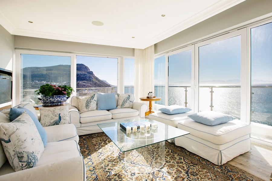 7 Bedroom Property for Sale in Cairnside Western Cape